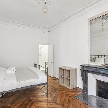 Flat 4Br Hotel De Ville شقة باريس